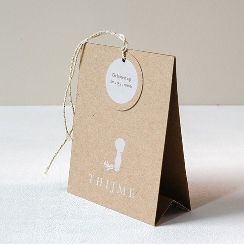 Tent geboortekaartje met silhouetje jogetje op kraft papier - Thijme