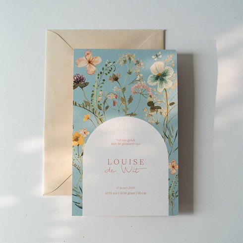 Klassiek geboortekaartje meisje met bloemen en zacht roze - Louise