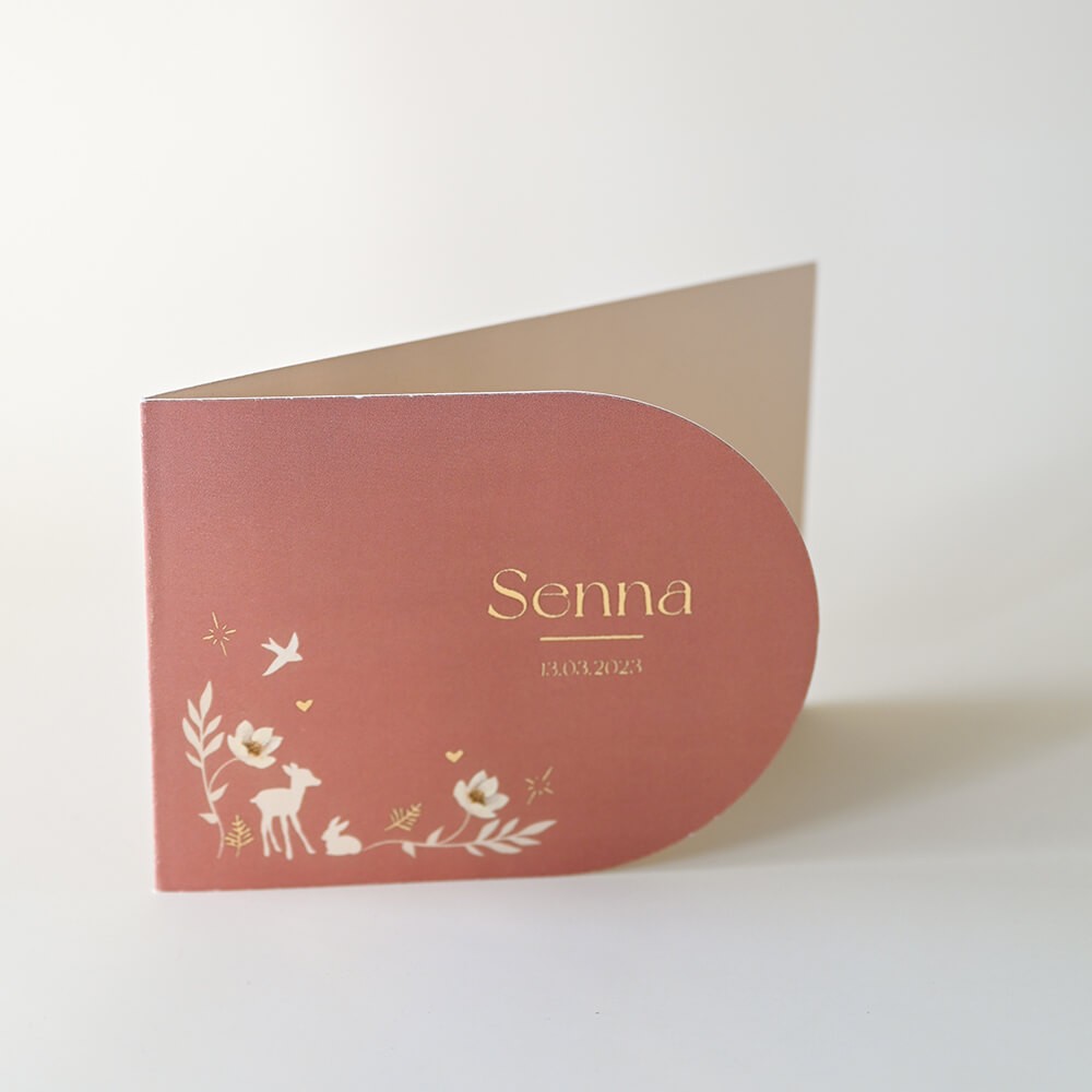 Geboortekaartje voor meisje met bosdieren en bloemen in terra roze - Senna