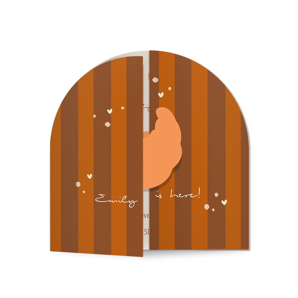 Geboortekaartje voor een dochter met speelse croissant vorm en vrolijk design - Emily