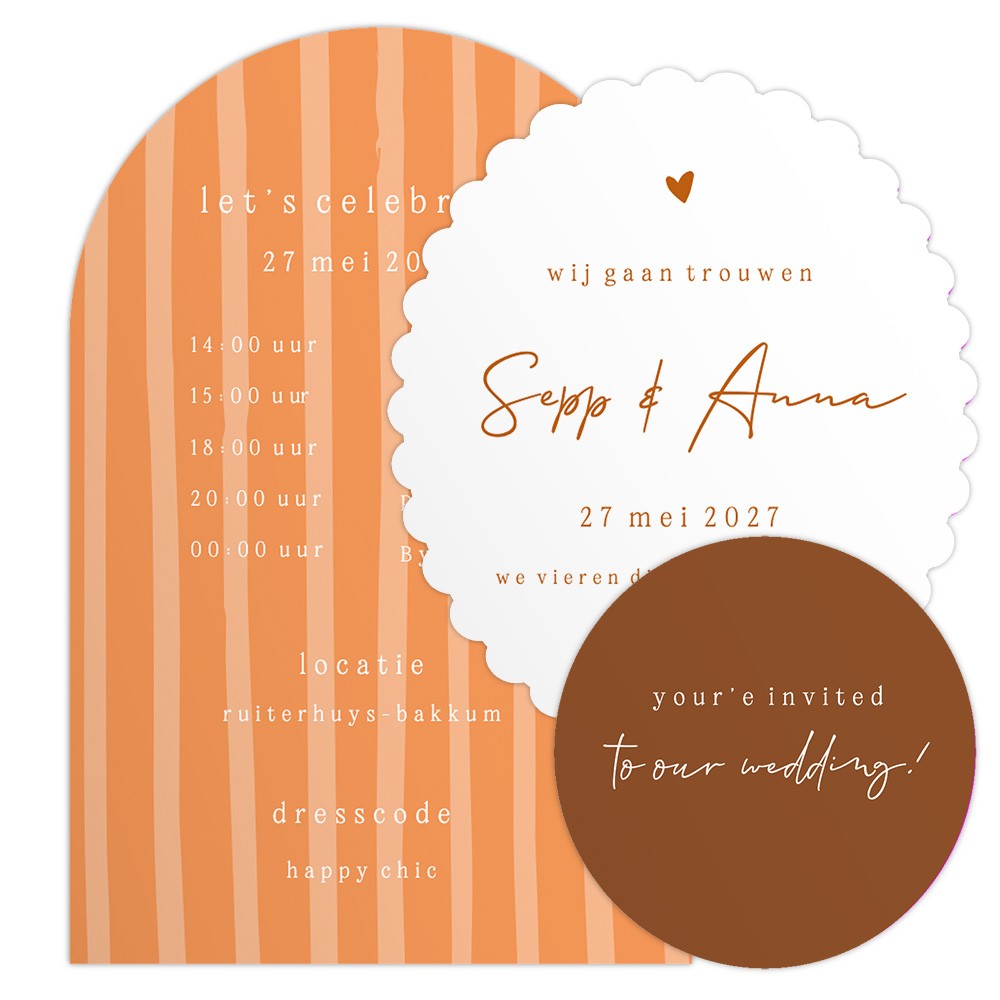 Unieke stapel trouwkaart met ronde vorm en boog in warme terracotta kleuren