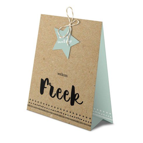 Stoer tentvorm geboortekaartje met ster label en kraftlook - Freek