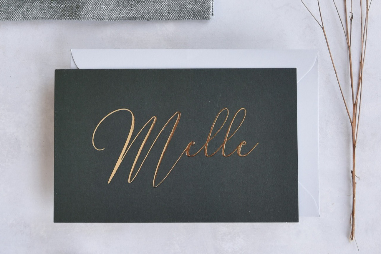 Folie op je geboortekaartje doe je zo!